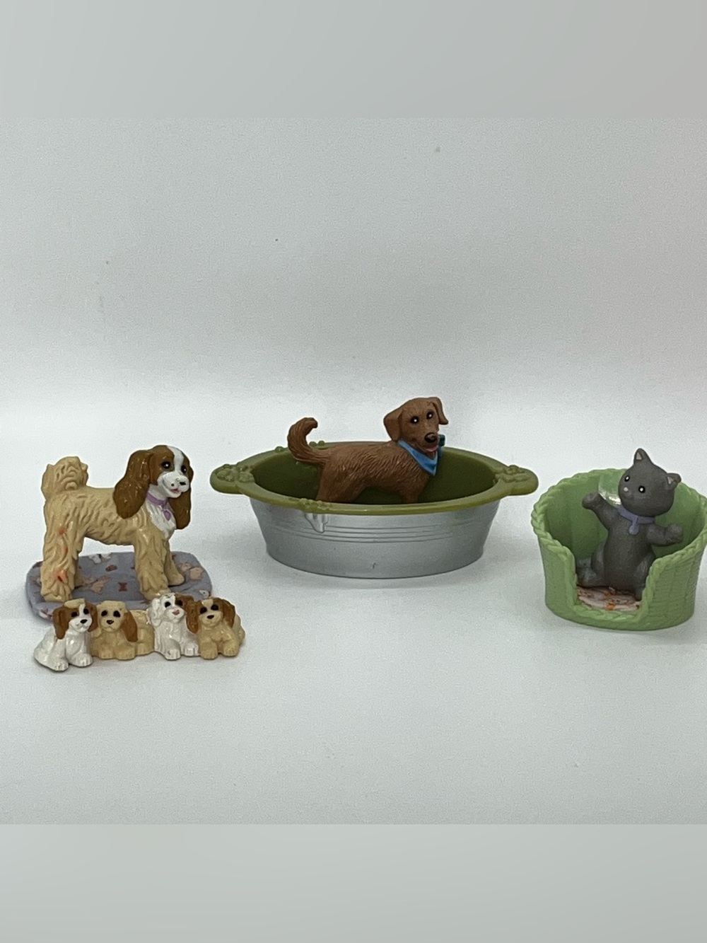 Fisher Price Loving Family Dollhouse Pets Dogs Cat Washtub Bed Accessories Lot